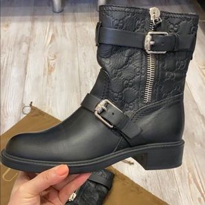 Gucci boots like new